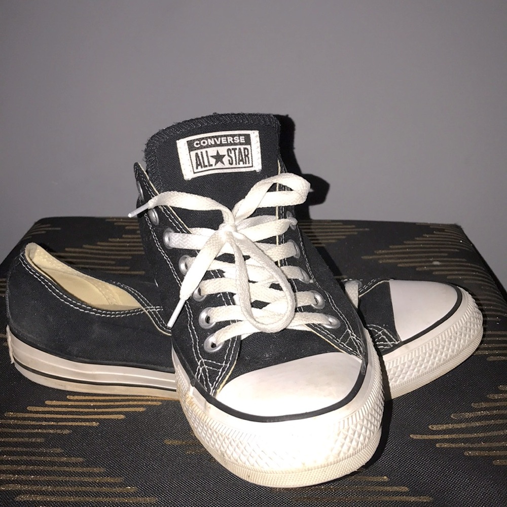 Women’s size 10.5 black converse